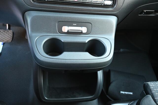 Mercedes-Benz VITO eVito 112 L2 60 kWh Snellader, Smartphone integratiepakket, Leder stuur, Winter pakket, Etc.