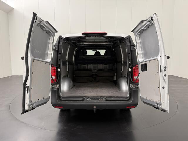 Mercedes-Benz VITO 114CDI Automaat Lang Achterdeuren | 2500Kg Trekhaak | Multimedia | Camera | Airco | Cruise |