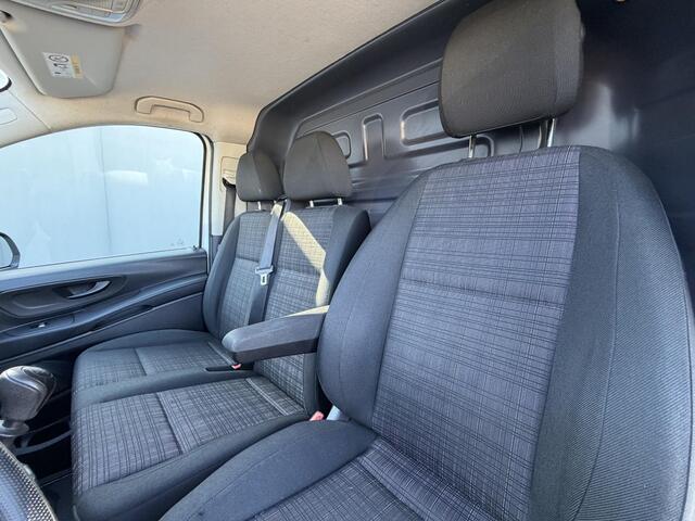 Mercedes-Benz VITO 114 CDI Lang / Trekgewicht 2000 Kg / Navigatie / Cruise Control / Airco / Parkeersensoren / Stoelverwarming / Achteruit rij camera /