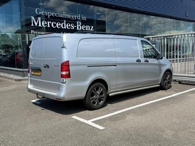 Mercedes-Benz VITO 114 CDI Extra Lang l Camera l Trekhaak l PTS l THERMOTRONIC l Intelligent Light systeem l Tweezitsbank l Betimmerd l Tempomaat l Comfort stoel bestuurder l Becker MAP Pilot l