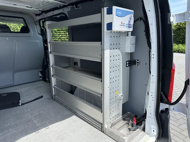 Mercedes-Benz VITO eVito 66 kWh / FULL ELECTRIC / L2H1 / 43.007 KM / INRICHTING / 1e EIG. / CAMERA / 3-ZITS / CRUISE