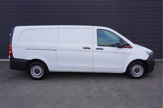 Mercedes-Benz VITO 140pk Automaat Extra Lang L3 XL Apple Carplay Navigatie Trekhaak ACC Cruise control Airco Stoelverwarming