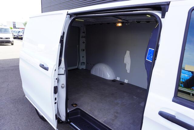 Mercedes-Benz VITO 140pk Automaat Extra Lang L3 XL Apple Carplay Navigatie Trekhaak ACC Cruise control Airco Stoelverwarming