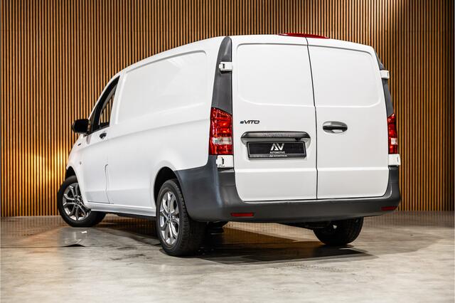 Mercedes-Benz VITO eVito Lang | Camera | Navigatie | Stoelverwarming | Airco | 3 zitter | Betimmering | Nieuwe APK | Zero emission | E-vito