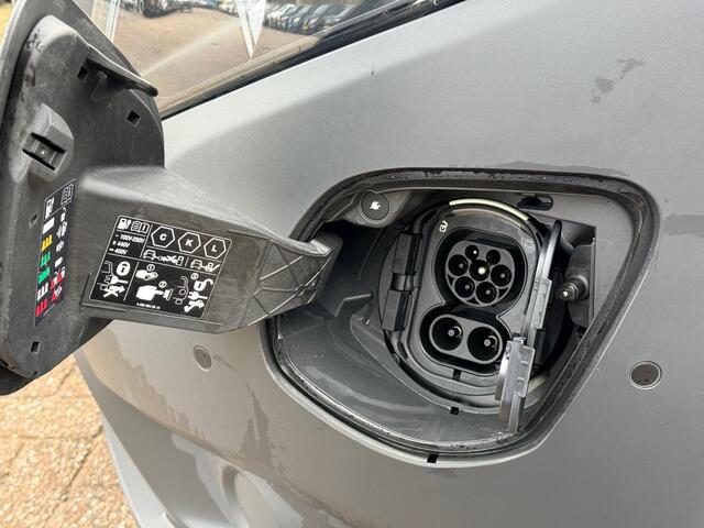 Mercedes-Benz VITO eVito 66 kWh 261 km WLTP Snelladen - L2 Lang - Apple Carplay - Betimmerd