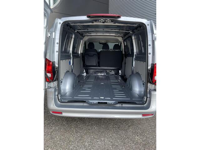 Mercedes-Benz VITO eVito 112 L2 60 kWh | Stoelverwarming | Cruise Control | Smartphone Installatie