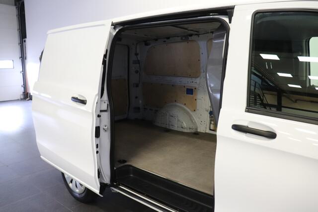 Mercedes-Benz VITO 110 CDI Lang EURO 6 - Airco - Cruise - PDC - Trekhaak - ¤ 17.900,- Excl.