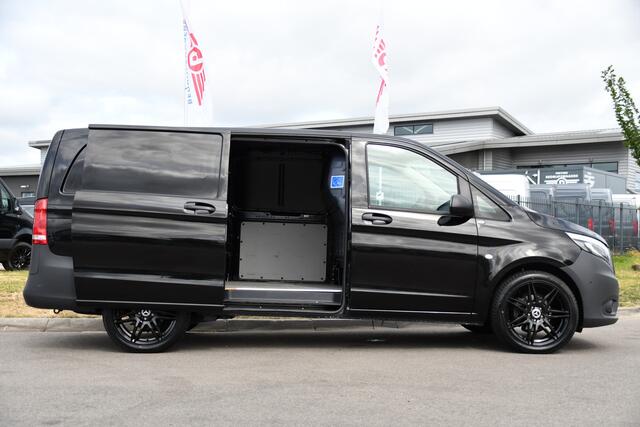 Mercedes-Benz VITO 116 CDI L2 Black Edition Cruise, Carplay, LED, 164pk, Sensoren, Multimedia, Automaat, NAVI, Uniek!