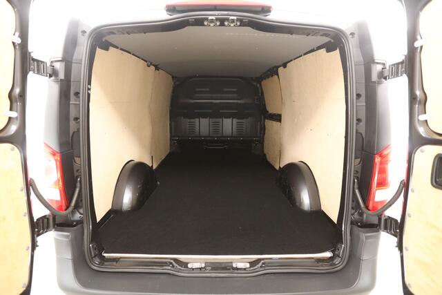 Mercedes-Benz VITO 114 CDI Extra Lang | Automaat | Clima | Camera | Cruise | 3 Zits | Carplay | LED | Trekhaak