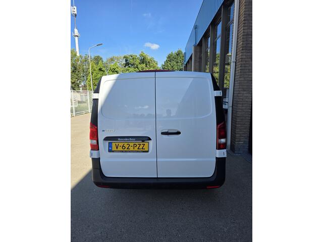 Mercedes-Benz VITO eVito 112 L2 Business Solution 60 kWh Achteruitrijcamera Airco Stoelverwarming