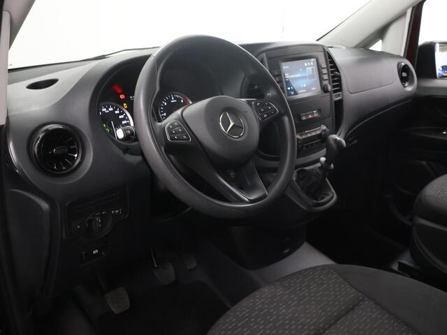 Mercedes-Benz VITO 110 CDI | L2 | DUBBEL CABINE | NAVIGATIE | CLIMATE CONTROL | CRUISE CONTROL | ACHTERUITRIJCAMERA | METALLIC LAK | 19" VELGEN | GETINT GLAS | PANAMERICANA GRILLE | CERTIFIED