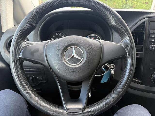 Mercedes-Benz VITO eVito Lang 41 kWh | Elektrisch | Airco | Stoelverwarming | Camera | Houten laadvloer | Bluetooth / Carplay |