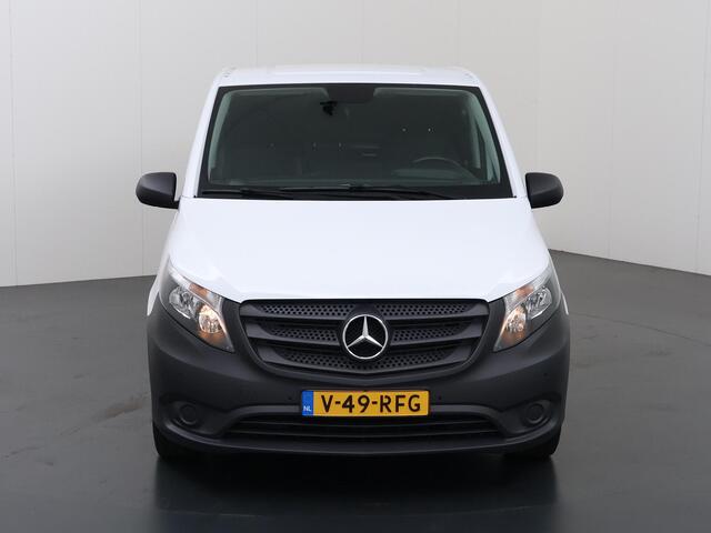 Mercedes-Benz VITO 110 CDI | Lang L2 | AIRCO | CRUISE CONTROL | APPLE CARPLAY | ANDROID AUTO | 3-ZITS | PARKEERSENSOREN VOOR EN ACHTER | BETIMMERDE LAADRUIMTE | CERTIFIED