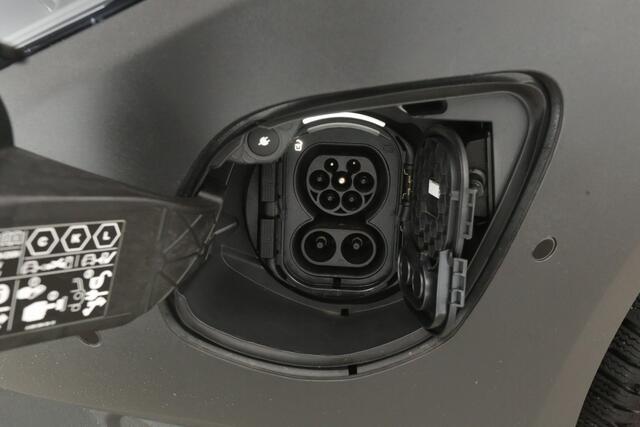 Mercedes-Benz VITO eVito 66 kWh 112 Lang | Snelladen | SOH 96% | Airco | Camera | Cruise | 3 Zits | Carplay | Parkeersens.