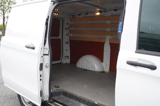 Mercedes-Benz VITO 110 CDI Lang EURO 6 - Airco - Cruise - Trekhaak - €15.900,- Excl.