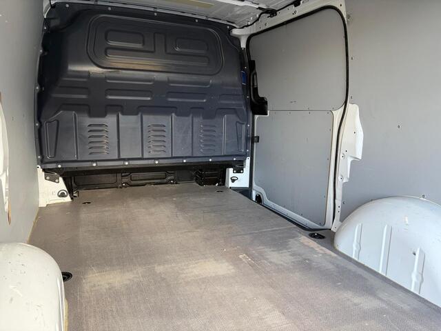 Mercedes-Benz VITO 110 CDI AIRCO - TREKHAAK - CRUISE - STOELVERWARMING - BUMPERS IN KLEUR