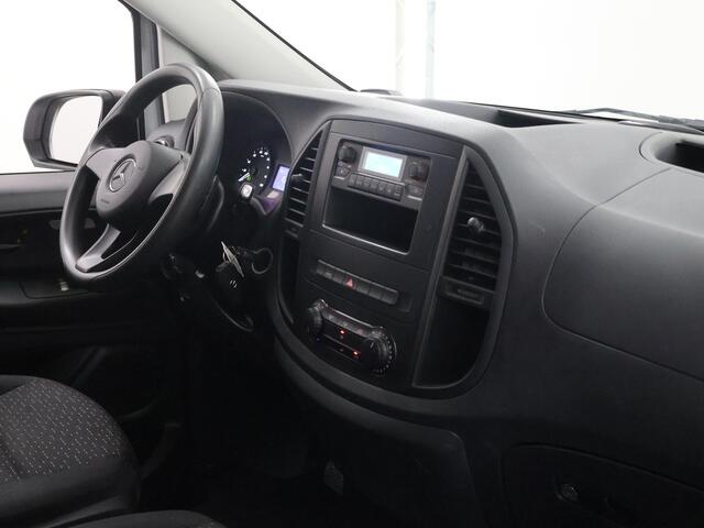 Mercedes-Benz VITO eVito Lang L2 | 41 kWh | Bluetooth | Stoelverwarming | Bluetooth | 3-zits |