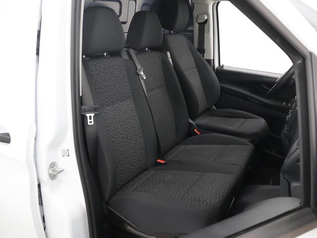 Mercedes-Benz VITO eVito Lang L2 | 41 kWh | Bluetooth | Stoelverwarming | Bluetooth | 3-zits |