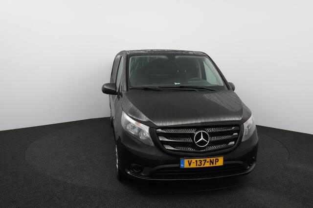 Mercedes-Benz VITO 116 CDI Extra Lang/ Automaat!/ Trekhaak/ Zij-Schuifdeur Rechts/ 16'' LMV/ Navi/ Airco/ Cruise/ Elek. pakket/ Bluetooth/ Multi. Stuur/ Dakspoiler/ Metallic lak.