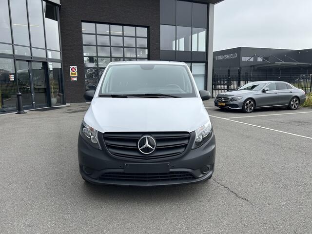 Mercedes-Benz VITO eVito 112 L2 60 kWh / Snel laden 80kw / Camera / Parkeersensoren / Airco / Cruise control / Carplay navigatie / Achterdeuren