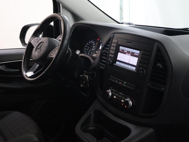 Mercedes-Benz VITO 114 CDI | AUT. | L2 LANG | DUBBELE CABINE | TREKHAAK | LM VELGEN | 5-ZITS | NAVIGATIE | PARKEERCAMERA | STOELVERWARMING | LED KOPLAMPEN |