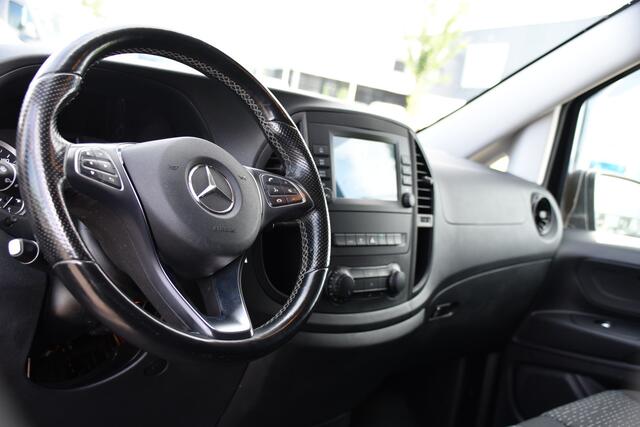 Mercedes-Benz VITO 116 CDI L2 Black Edition Camera, Cruise, Carplay, LED, 164pk, Stoelverwarming, Standkachel, Automaat, Multimedia, Uniek!