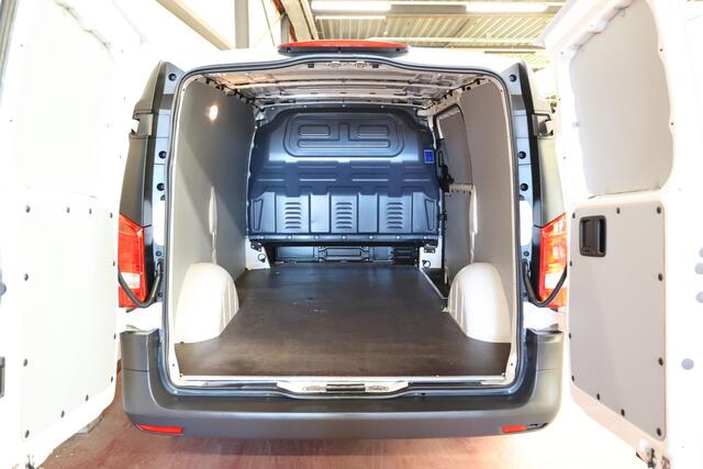 Mercedes-Benz VITO eVito Lang Launch Edition 41 kWh