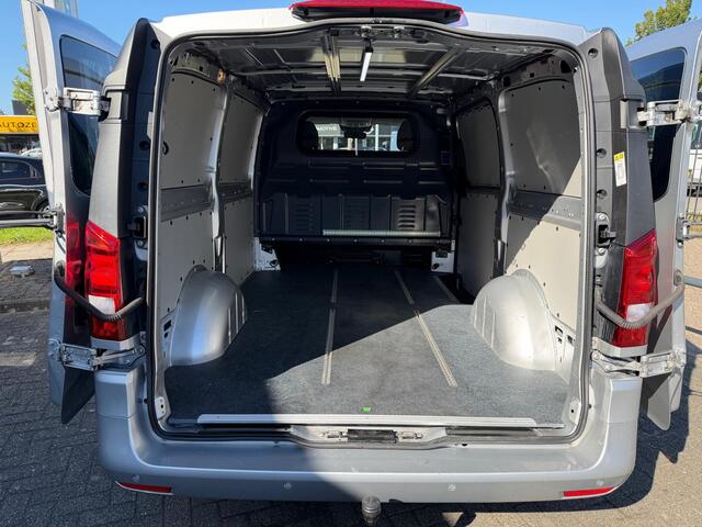 Mercedes-Benz VITO 119 CDI L2 Euro 6 | Distronic | 2.5T Trekhaak | Automaat | Standkachel