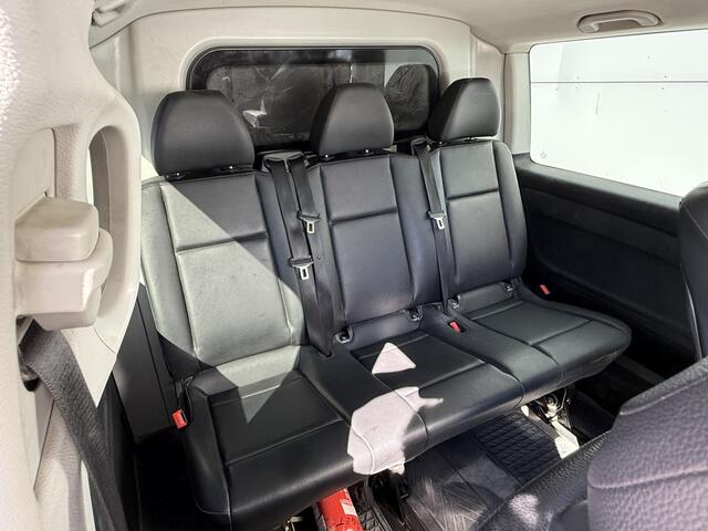 Mercedes-Benz VITO 114 1.9 CDI 136PK Dubbele Cabine L2H1 5 Stoelen Climate Control Cruise Control Trekhaak Carplay Camera