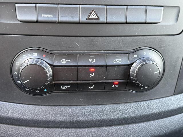 Mercedes-Benz VITO eVito Lang 66 kWh / Navigatie / Camera / Bluetooth / Airco / Snelladen / Cruise Control / Trekhaak / Stoelverwarming
