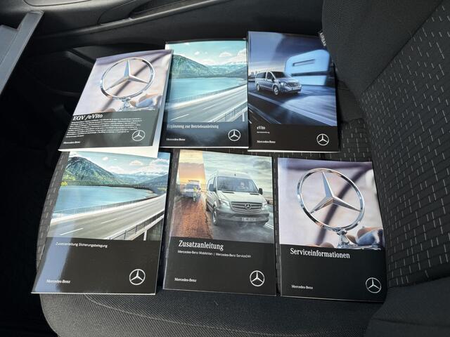 Mercedes-Benz VITO eVito Lang 66 kWh / Navigatie / Camera / Bluetooth / Airco / Snelladen / Cruise Control / Trekhaak / Stoelverwarming