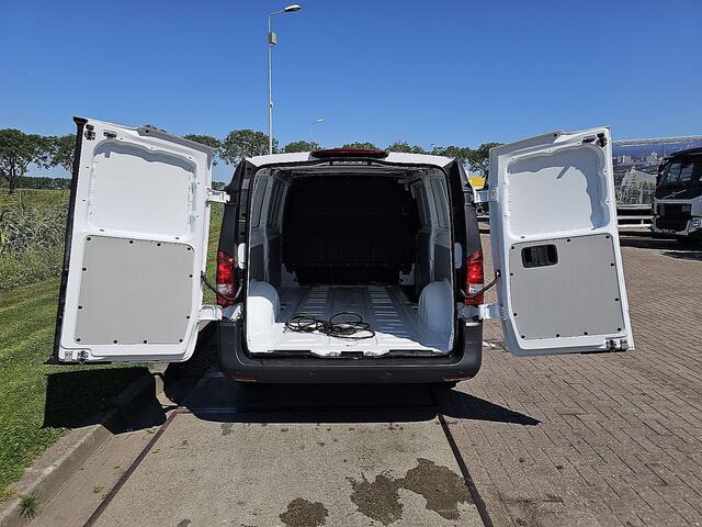 Mercedes-Benz VITO eVito 112 L3 60 kWh Cruise control, Airco, Pdc, Carplay, Camera, Climate control, Stoelverwarming, 280KM WLTP, 80kw-snelladen