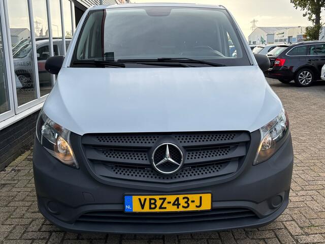 Mercedes-Benz VITO 111 CDI Lang | Trekhaak | 3 Zitplaatsen | Bluetooth | Airco