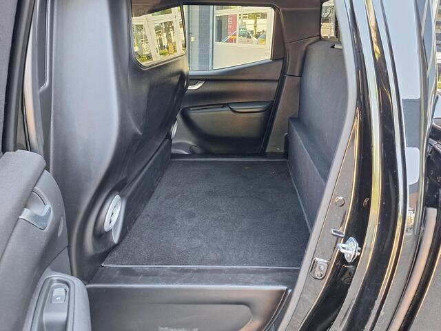 Mercedes-Benz X-Klasse 250 d 4-MATIC Progressive | 360° Camera | Trekhaak | LED verlichting | Elektrisch verstelbare stoelen incl. stoelverwarming | Smartphone intergratie | Treeplanken