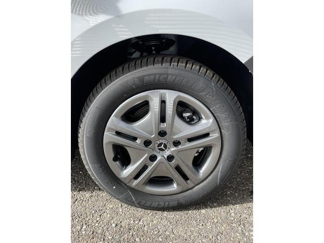 Mercedes-Benz eCitan L1 Pro 51 kWh Mercedes-Benz eCitan L1 Pro 45 kWh