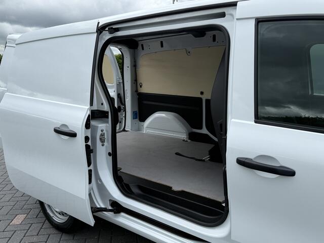 Mercedes-Benz eCitan 112 Pro L2H1 / 51 kWh / 6.716 KM / LED HIGH PERFORMANCE KOPLAMPEN / CAMERA / ECC / TREKHAAK / STOELVERW