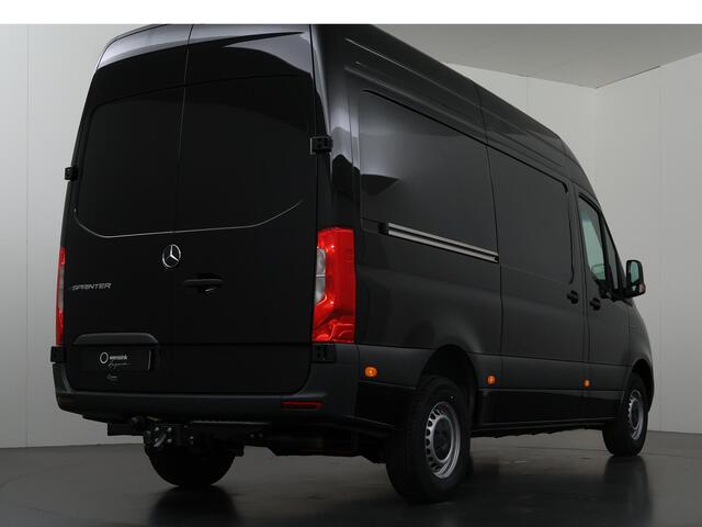 Mercedes-Benz eSprinter 314 L2 Pro 81kWh | Trekhaak | Stoelverwarming | 3-zits | Climate Control | Achteruitrijcamera | Airco | Cruise Control |