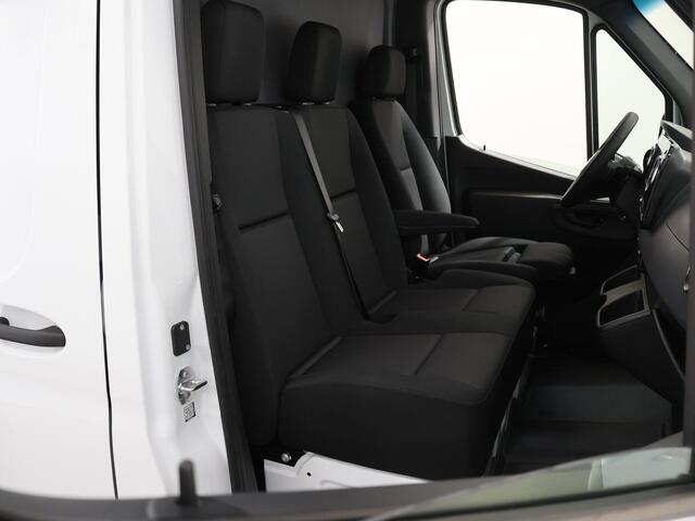 Mercedes-Benz eSprinter 414 GB L3 RWD PRO | 3 zits | Trekhaak | Stoelverwarming | Achteruitrijcamera |