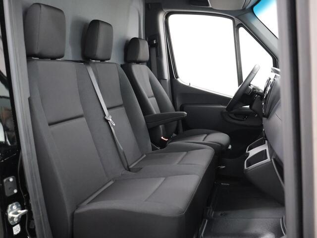 Mercedes-Benz eSprinter 314 L2 H2 RWD PRO 81kWh | Comfortbestuurdersstoel | Trekhaak | Smartphone integratie pakket | 115 kW Snelladen | Achteruitrijcamera |