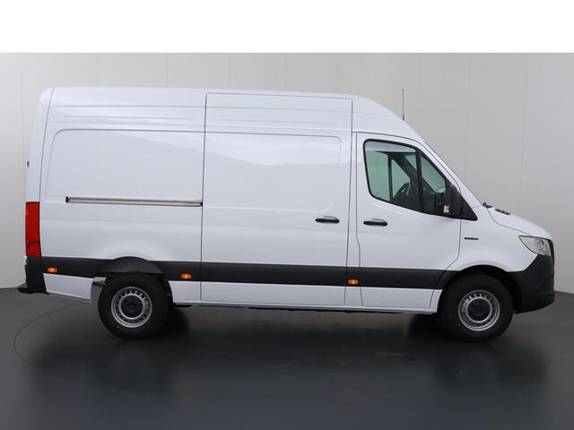Mercedes-Benz eSprinter 414 | L2 H2 | RWD | PRO | 81kWh | BIJRIJDERSBANK | CRUISE CONTROL | PARKEERCAMERA | TREKHAAK | APPLE CARPLAY / ANDROID AUTO | STANDKACHEL | 300 KM WLTP