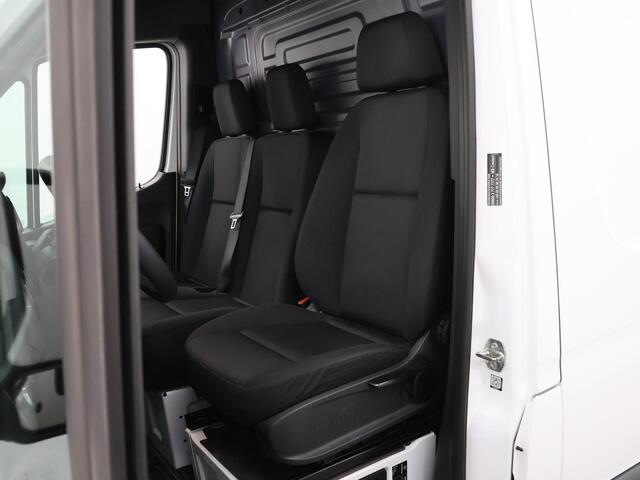 Mercedes-Benz eSprinter L2 H2 | 55 kWh | Parkeercamera | Bluetooth | Stoelverwarming | Keyless Go | Certified