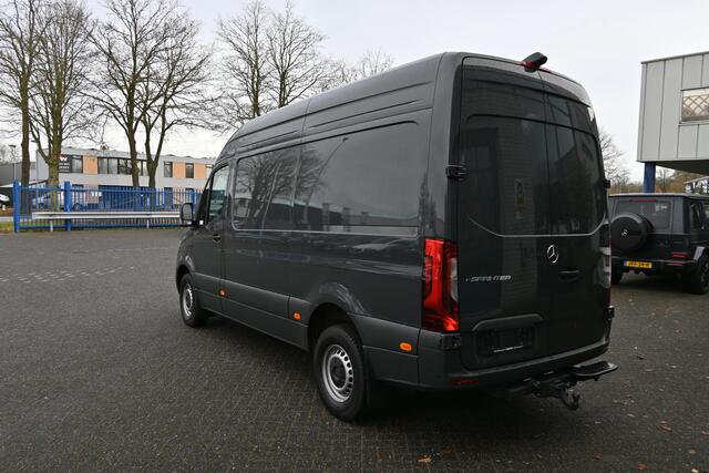 Mercedes-Benz eSprinter 320 L2H2 Select 81kWh DC Laden 115kW, Distronic, Trekhaak, Etc.