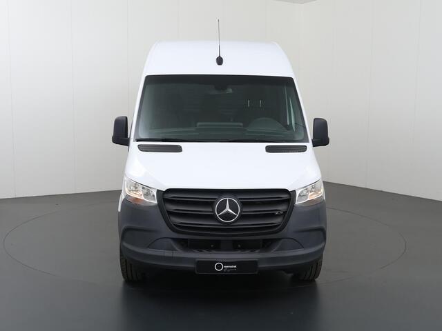 Mercedes-Benz eSprinter L2 H2 | 55 kWh | ACHTERUITRIJCAMERA | STOELVERWARMING | AIRCO | DAB+ RADIO | COMPLETE LAADRUIMTE BETIMMERING | OPSTAP TOT LAADRUIMTE | STOEL - STOEL COMFORT