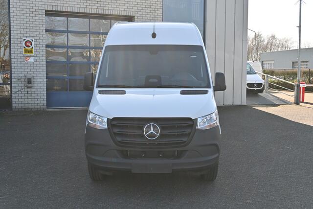 Mercedes-Benz eSprinter 314 L2H2 Pro 56kWh Snel laden, Trekhaak, Etc.