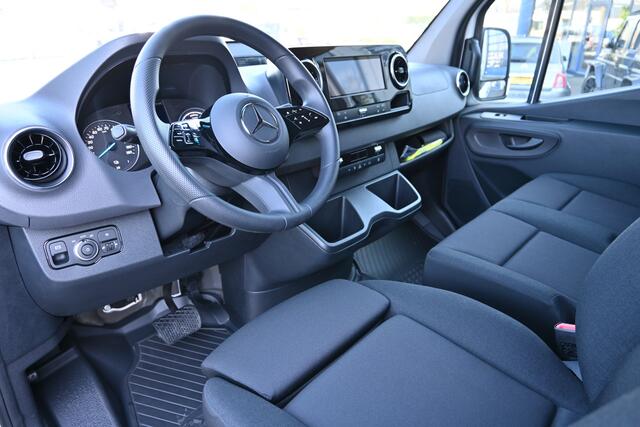 Mercedes-Benz eSprinter 314 L2H2 Pro 56kWh Snel laden, Trekhaak, Etc.