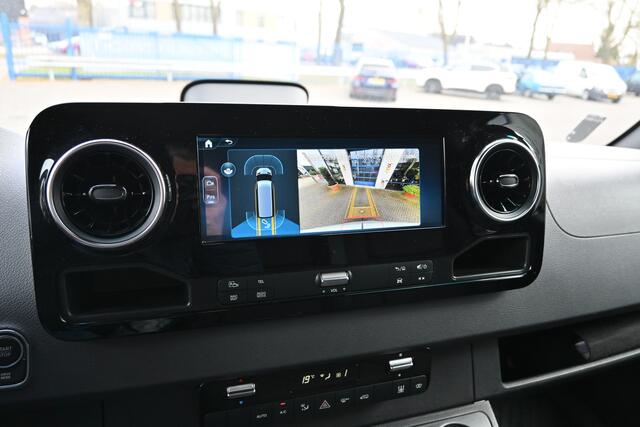 Mercedes-Benz eSprinter 320 L2H2 Select 81kWh LED, Distronic, Smartphone integratie, Navigatie, Trekhaak, Etc.