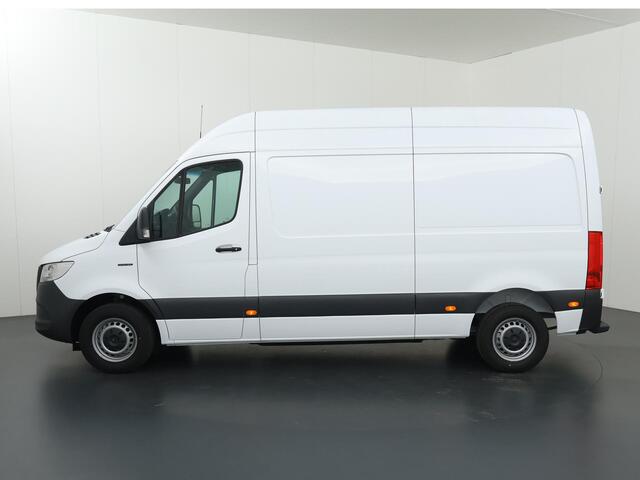Mercedes-Benz eSprinter L2 H2 | 55 kWh | ACHTERUITRIJCAMERA | STOELVERWARMING | AIRCO | DAB+ RADIO | OPSTAP TOT LAADRUIMTE | 3-ZITS | COMFORT