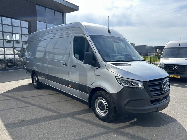 Mercedes-Benz eSprinter 320 L3 Select 81kWh / Snel laden 115kw / Trekhaak / Distronic / MBUX / Smartphone-intergratie / 270 Graden achterdeuren