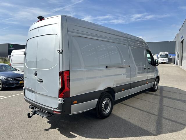 Mercedes-Benz eSprinter 320 L3 Select 81kWh / Snel laden 115kw / Trekhaak / Distronic / MBUX / Smartphone-intergratie / 270 Graden achterdeuren