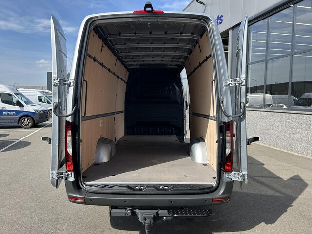 Mercedes-Benz eSprinter 320 L3 Select 81kWh / Snel laden 115kw / Trekhaak / Distronic / MBUX / Smartphone-intergratie / 270 Graden achterdeuren